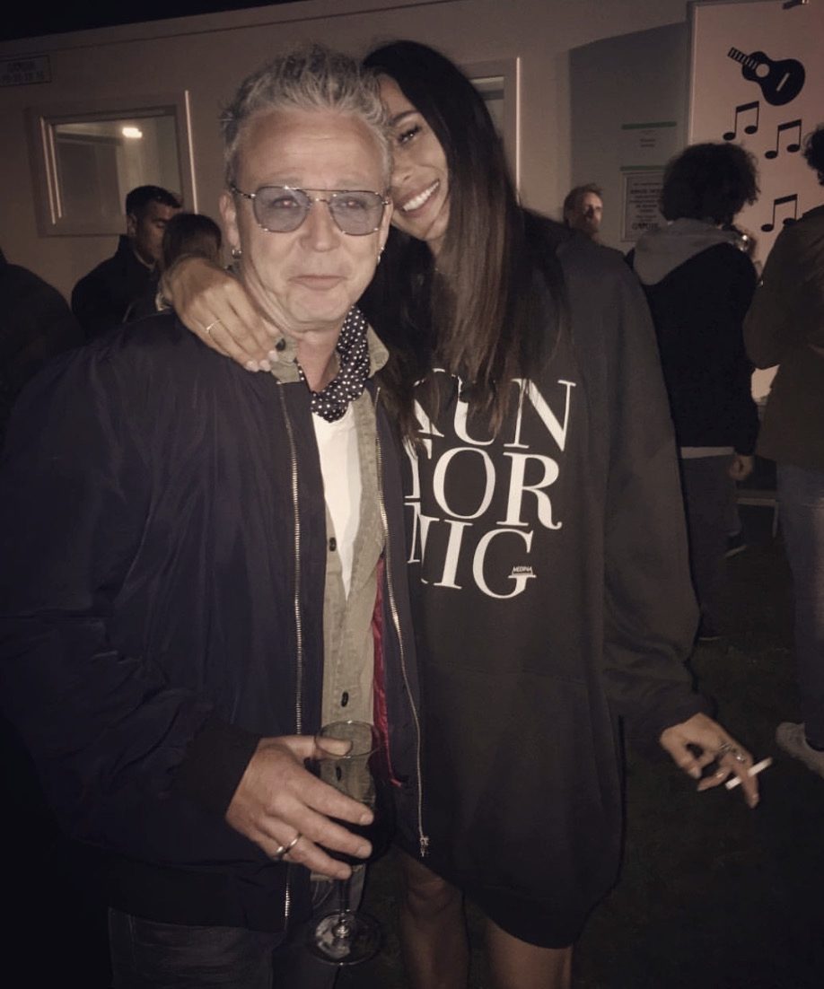 Thomas Helmig og Medina i Kun for mig-trøjen